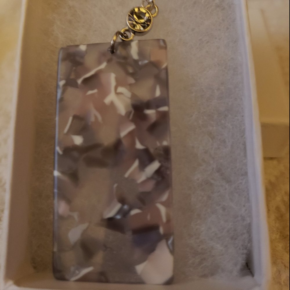 Earring - Picture 8 of 10